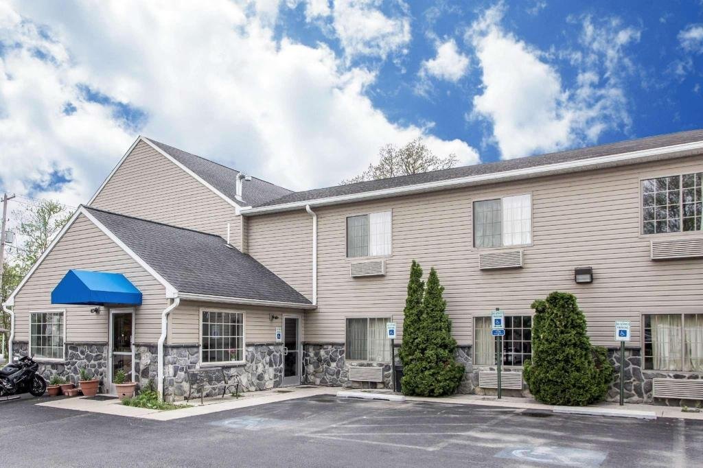 Passport Inn