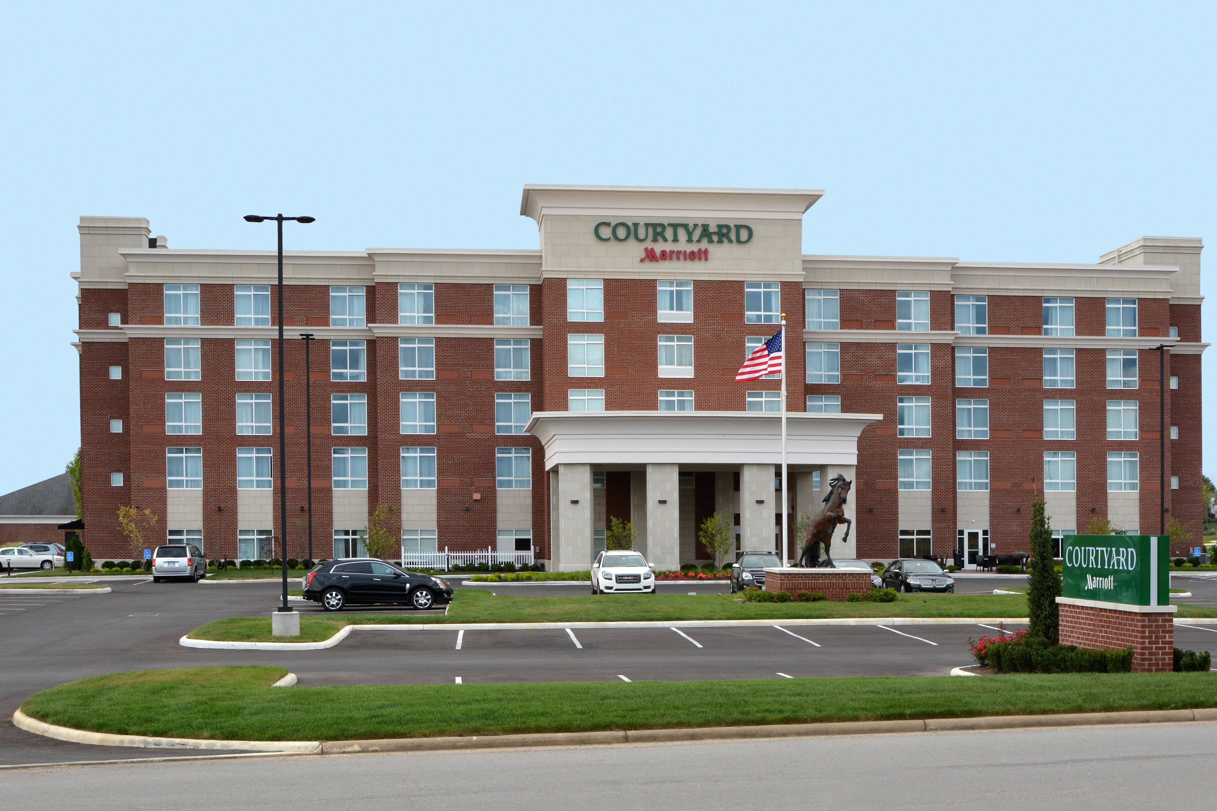 Courtyard Youngstown Canfield