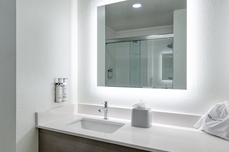HOLIDAY INN EX SUITES COLUMBIA