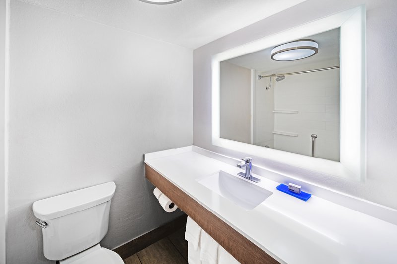 HOLIDAY INN EXPRESS CENTRAL