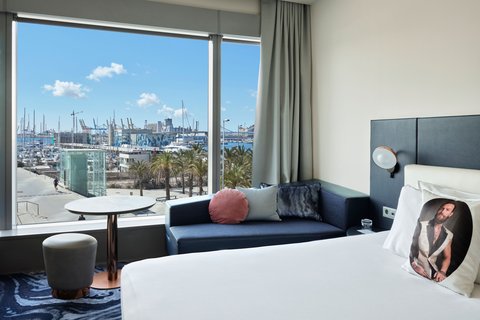 Wonderful Twin - Guest Room