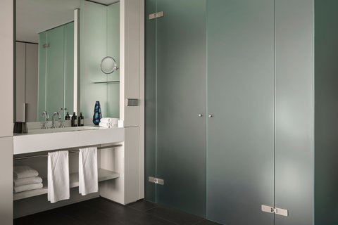 Guest Room Bathroom