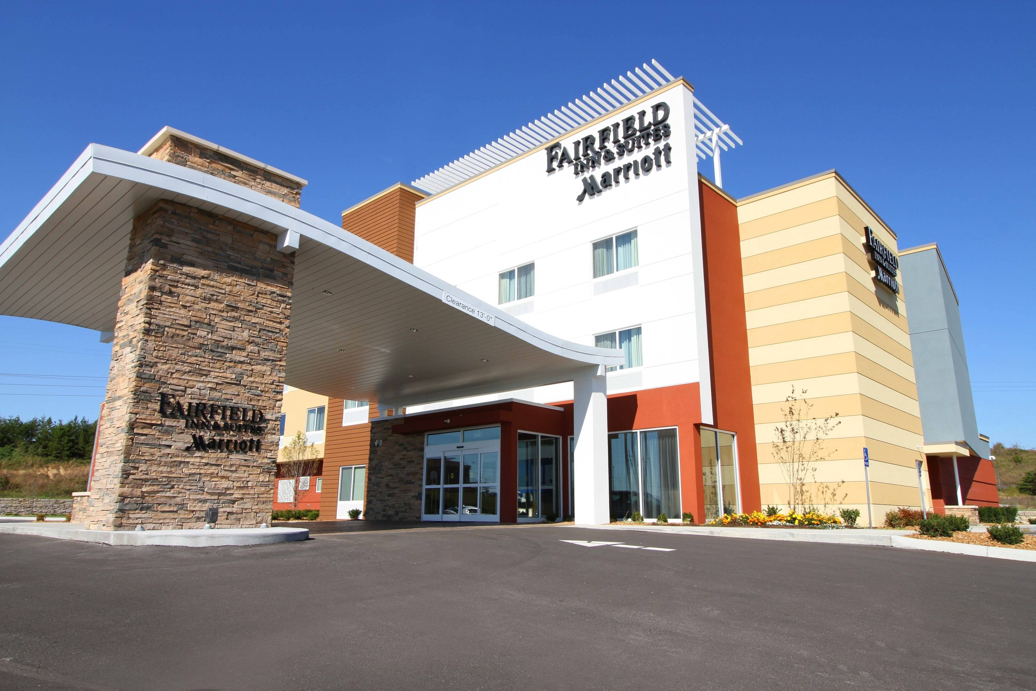 Fairfield Inn & Suites London