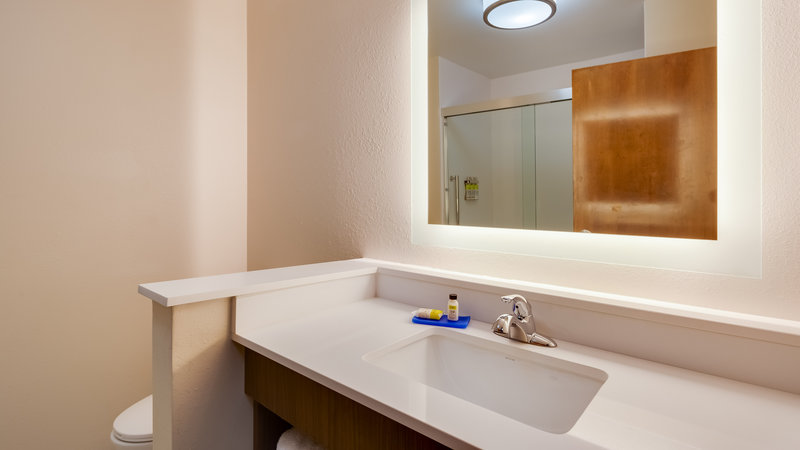 Holiday Inn Express and Suites Latta