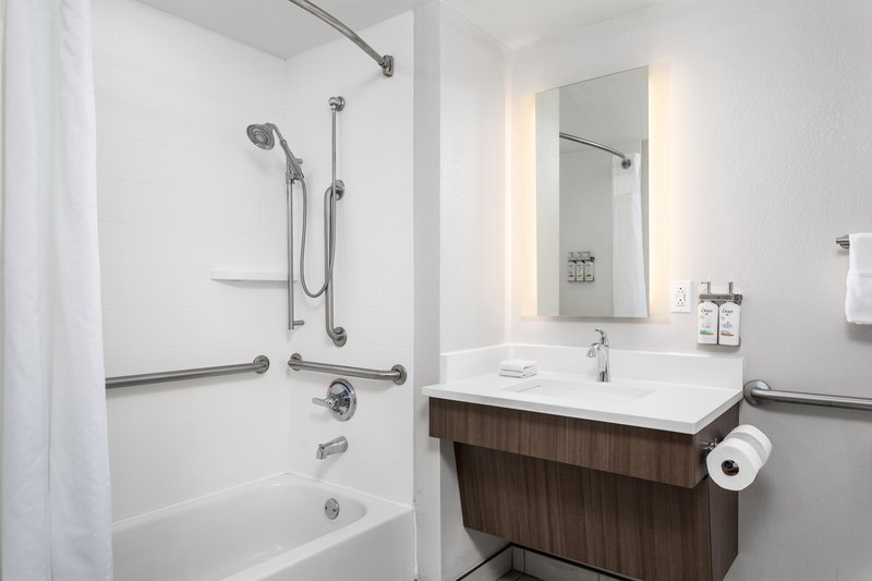 KING HEAR MOBILITY ACCESSIBLE TUB NOSMK