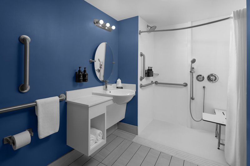 KING MOBIL ACCESSIBLE TRAN SHOWER NOSMK