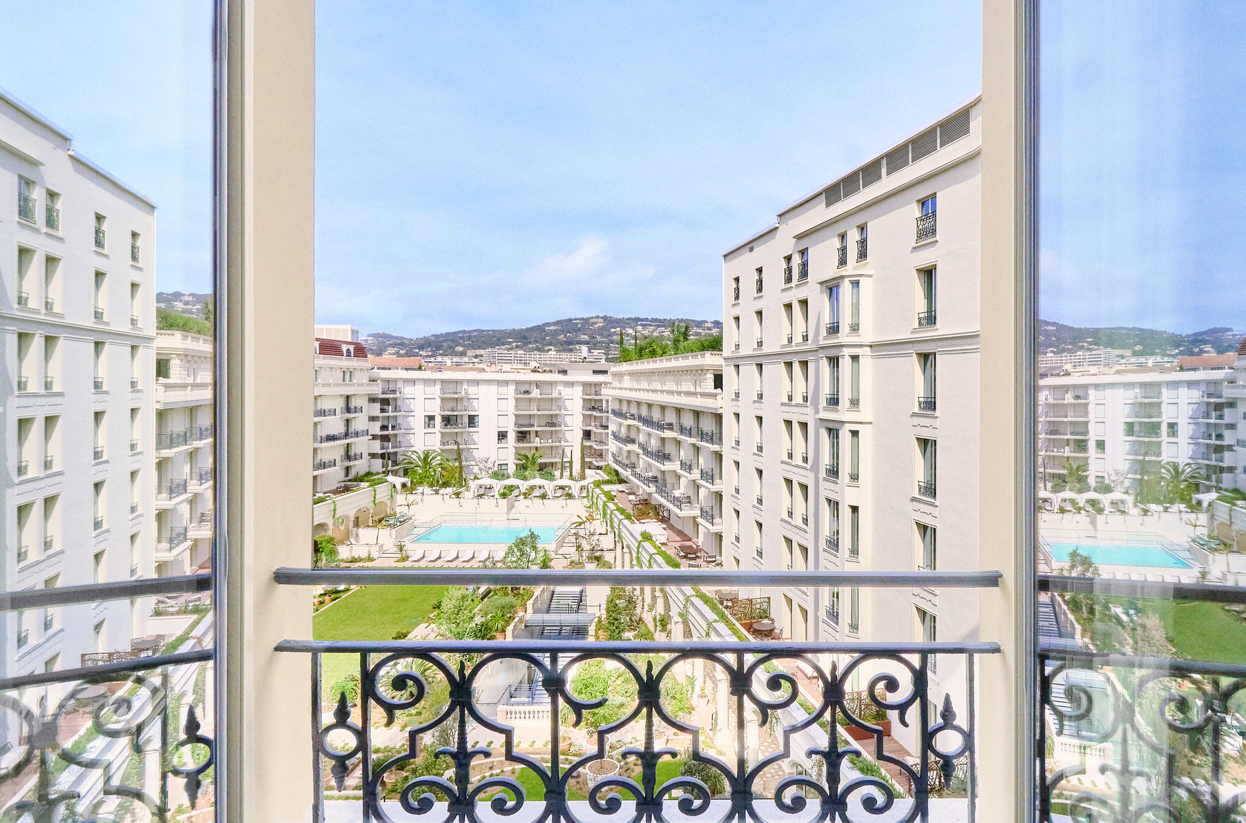Carlton Cannes, a Regent Hotel Room Type - Classic King Room with Garden View Carlton Cannes, a Regent Hotel Room Type - Classic King Room with Garden View