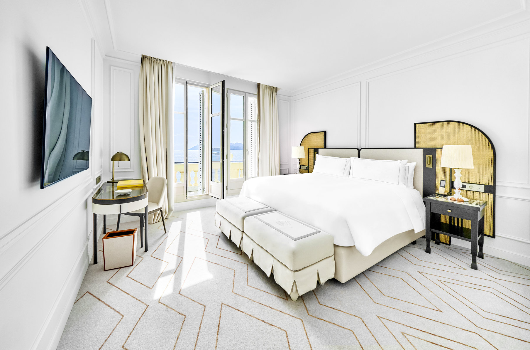 Carlton Cannes, a Regent Hotel Room Type - 1 King Premium Sea View Balcony