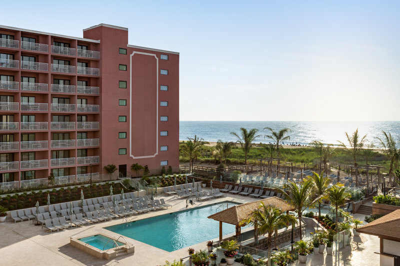 1 KING BED EASTERN OCEANFRONT NONSMOKING
