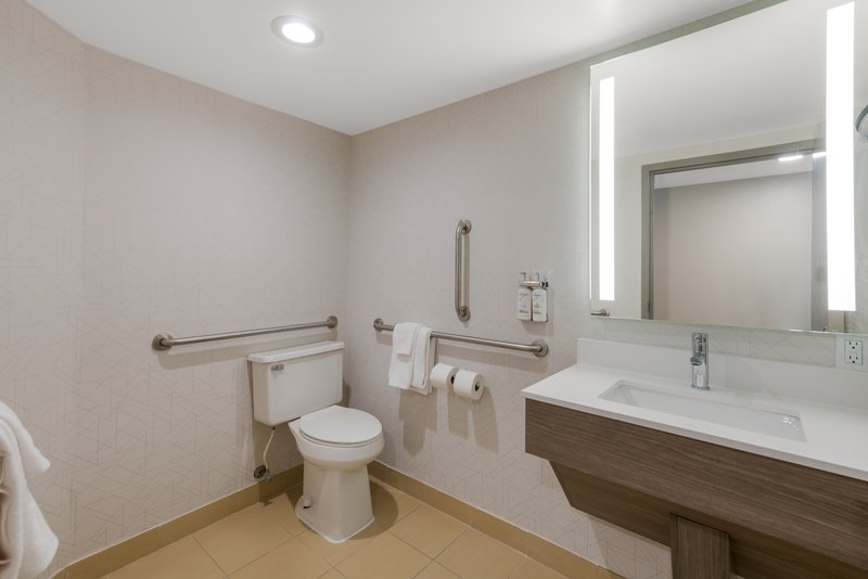 KING MOBILITY ACCESSIBLE TUB NONSMOKING