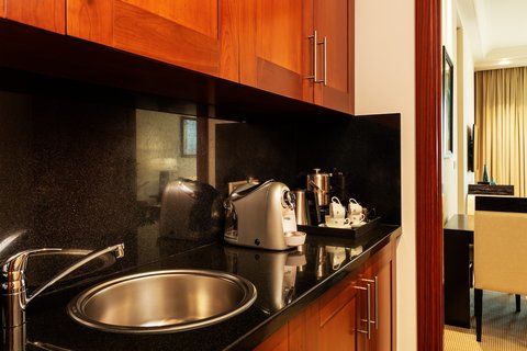 Premier Executive Suite - Kitchen