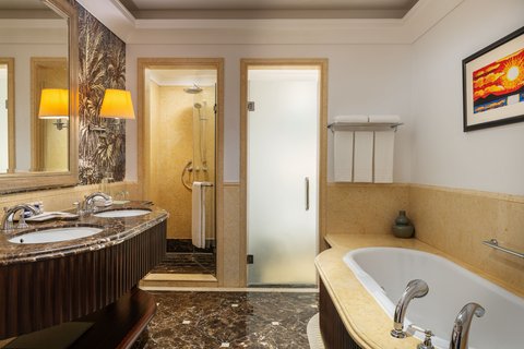 Guest Suite Bathroom