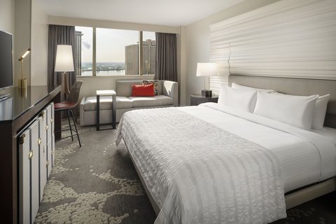 Superior King Guest Room - River View