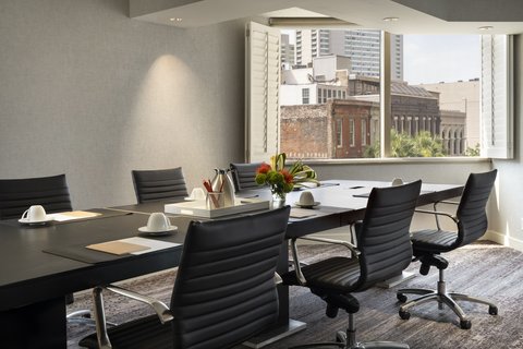 Salon Boardroom