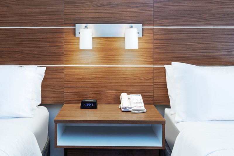 HOLIDAY INN EXPRESS CENTRAL