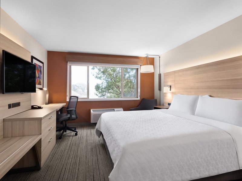 HOLIDAY INN EXPRESS FT BRAGG