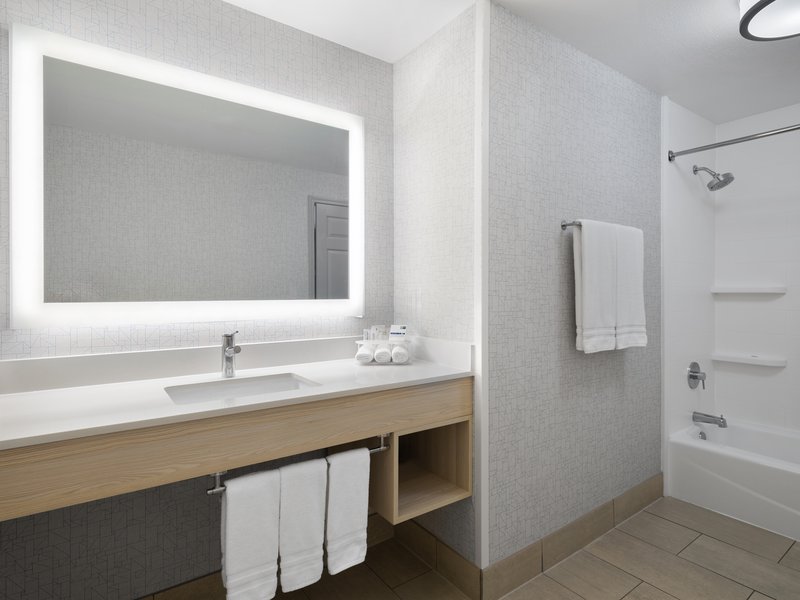 HOLIDAY INN EXPRESS FT BRAGG
