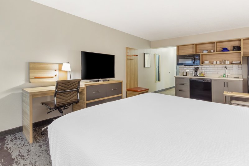 Candlewood Suites Roanoke Airport