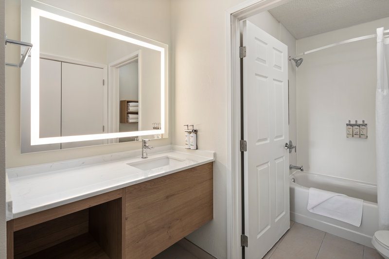 STAYBRIDGE SUITES MAPLE GROVE