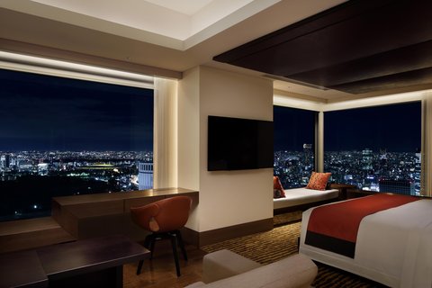 Grand Deluxe Corner King Guest Room