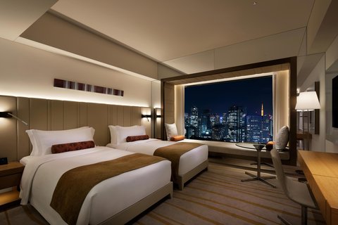 Twin/Twin Deluxe Guest Room