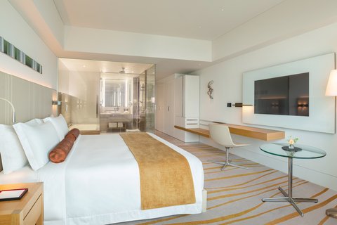 Deluxe King Guest Bedroom Club