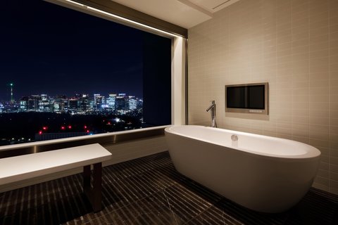 Grand Deluxe Premier King Guest Bathroom