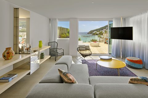 WOW Suite - Living Room