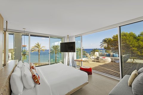 Cool Corner King Suite with Sea View