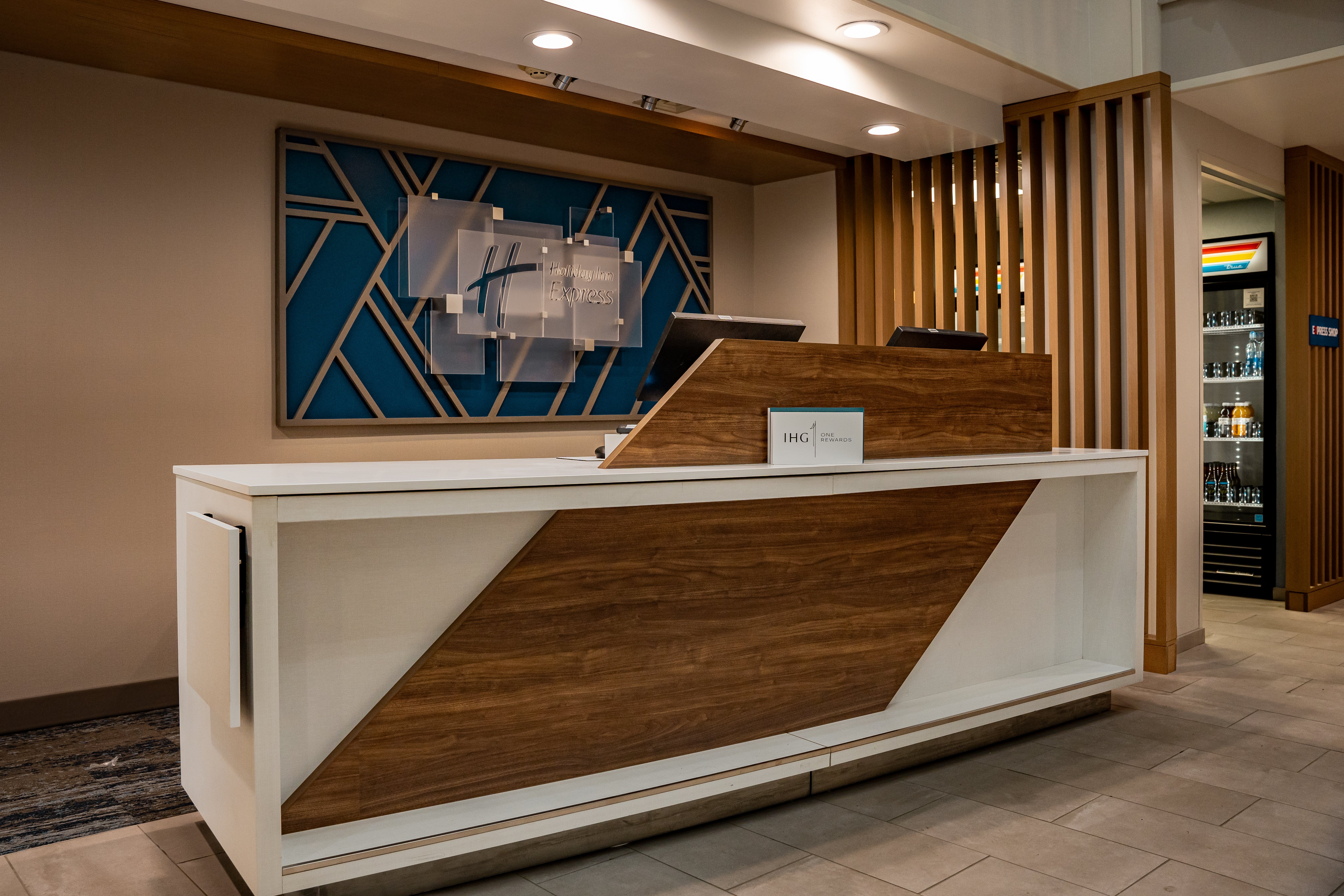 Holiday Inn Express & Suites