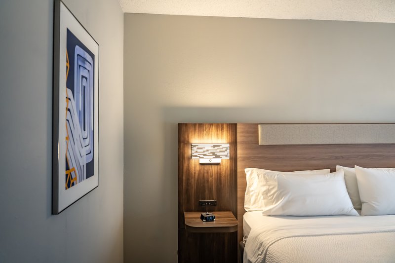 Holiday Inn Express and Suites West Chester