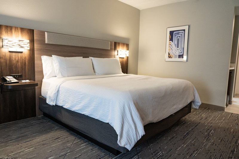 Holiday Inn Express and Suites West Chester