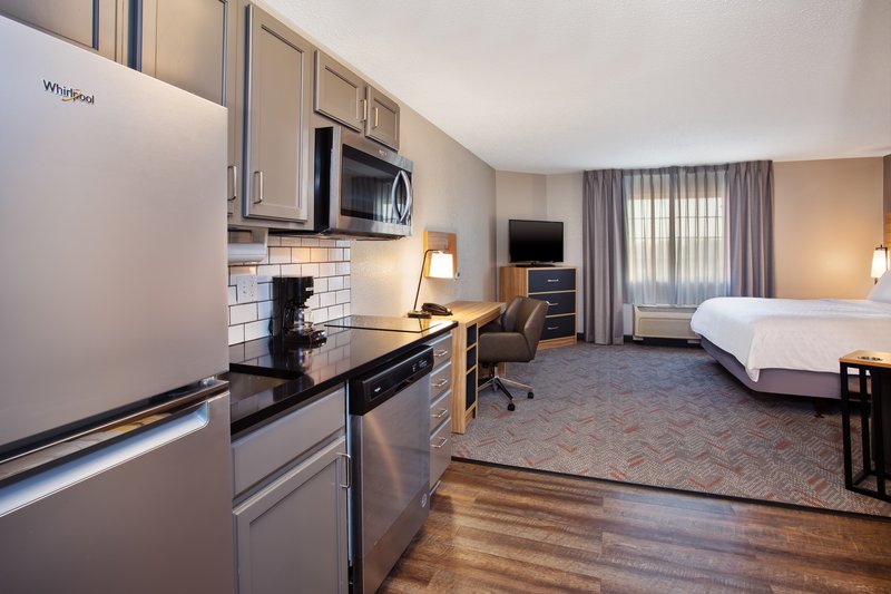 CANDLEWOOD SUITES KENOSHA