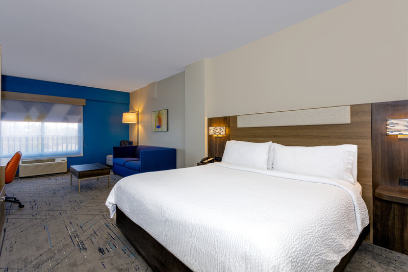 Holiday Inn Express TAMPA NORTH – TELECOM PARK