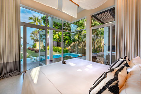 Beachfront Pool Suite