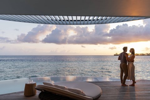 Discover a romantic oasis. Escape to the Maldives.