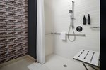 Savvy, Larger Guest room, 2 Queen
