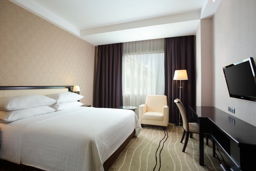 Four Points by Sheraton Medan Room Type - Guest room, 1 King