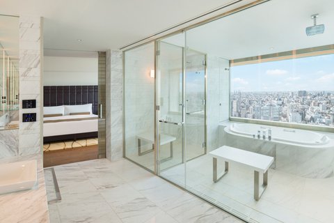 The Prince Gallery Suite Bathroom