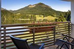 Deluxe Guest room, 1 King, Sofa bed, Lake view