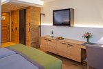 Deluxe Room, Guest room, 1 King, Mountain view, Balcony