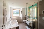 Deluxe Room, Guest room, 1 King, Mountain view, Balcony