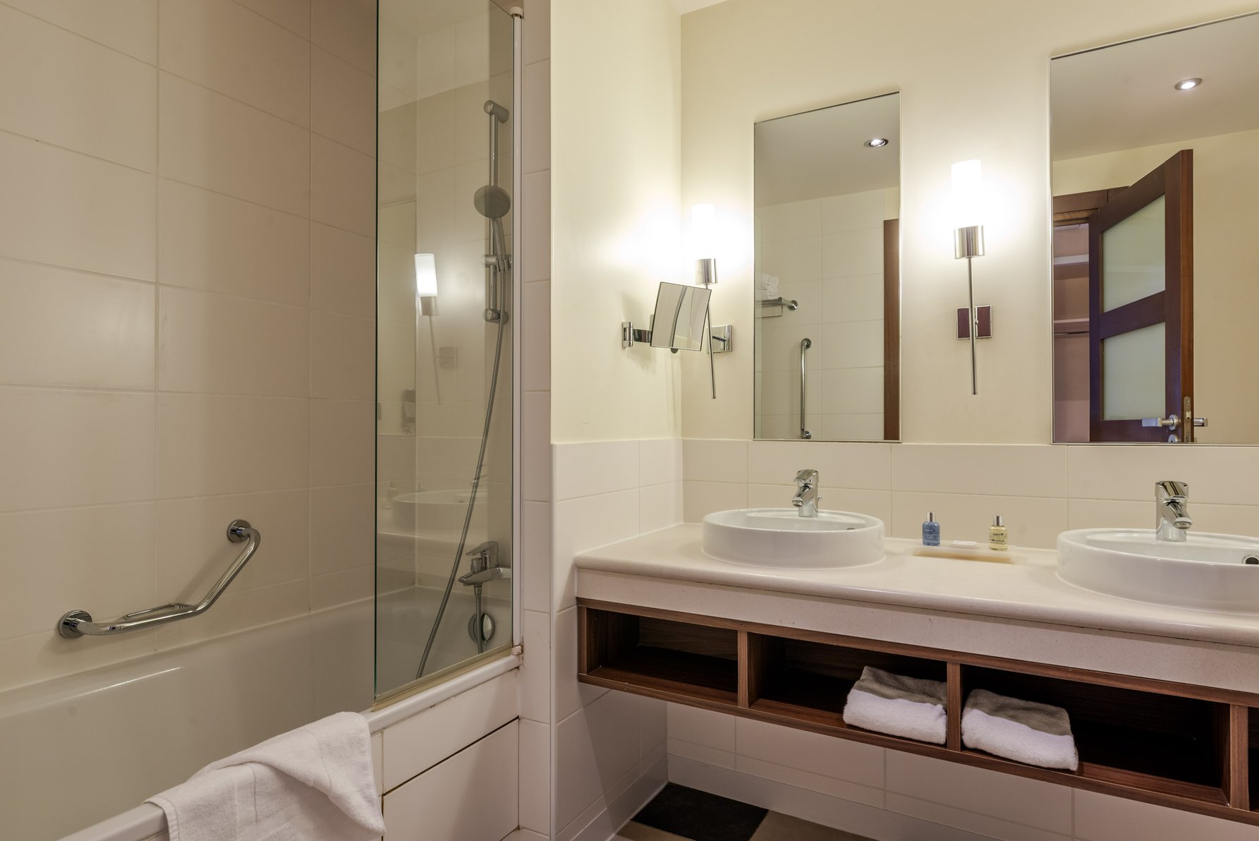 HOTEL PARIS MARNE-LA-VALL Room Type - Standard Room