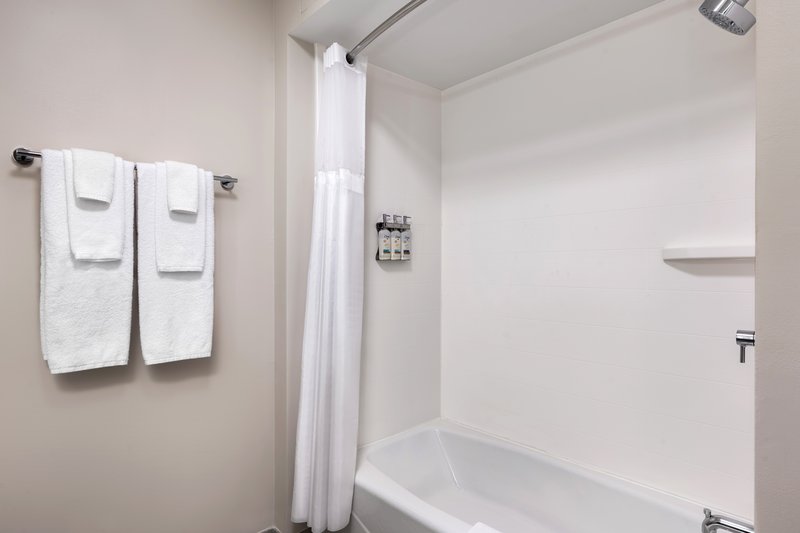 Holiday Inn Express and Suites Pittsfield-Lenox-Berkshires