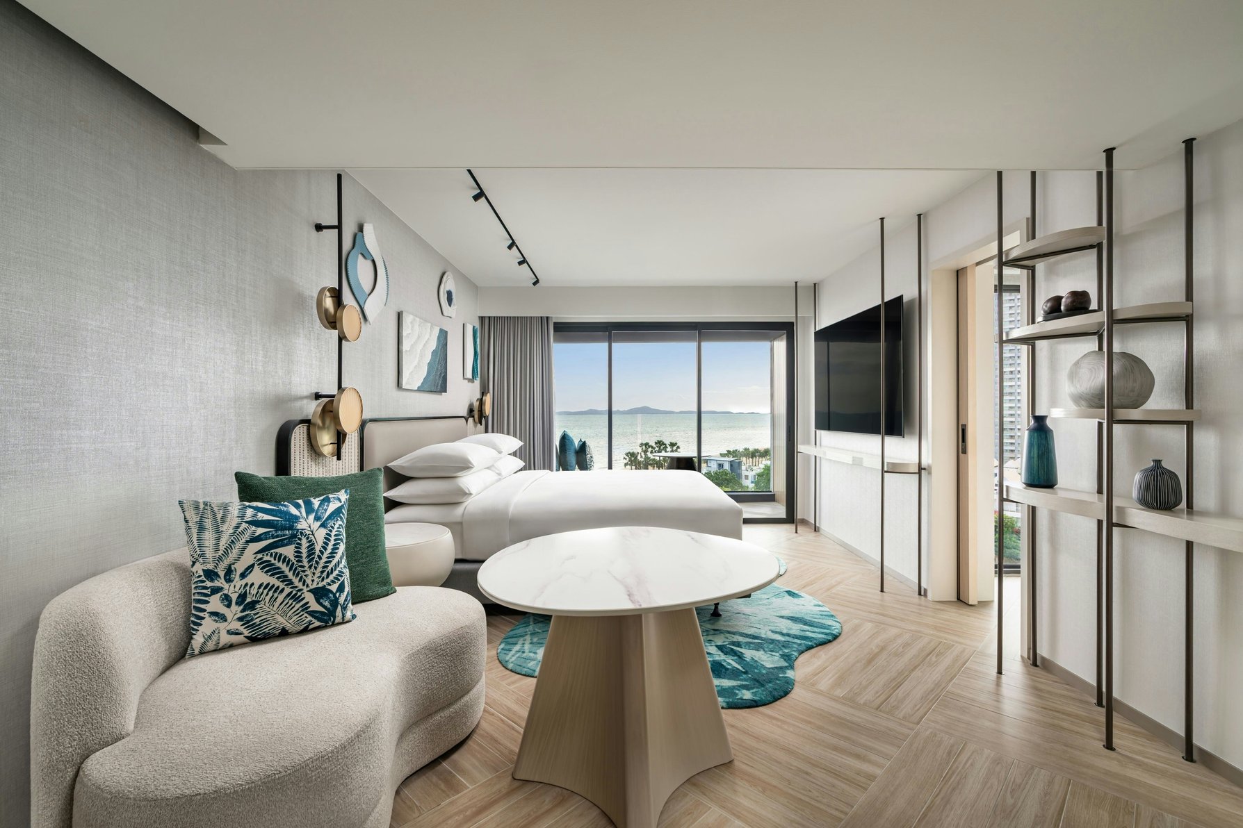 Pattaya Marriott Resort and Spa Room Type - M Suite, 1 King, Sofa Bed, Balcony