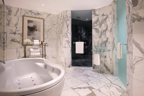 Royal Suite Bathroom