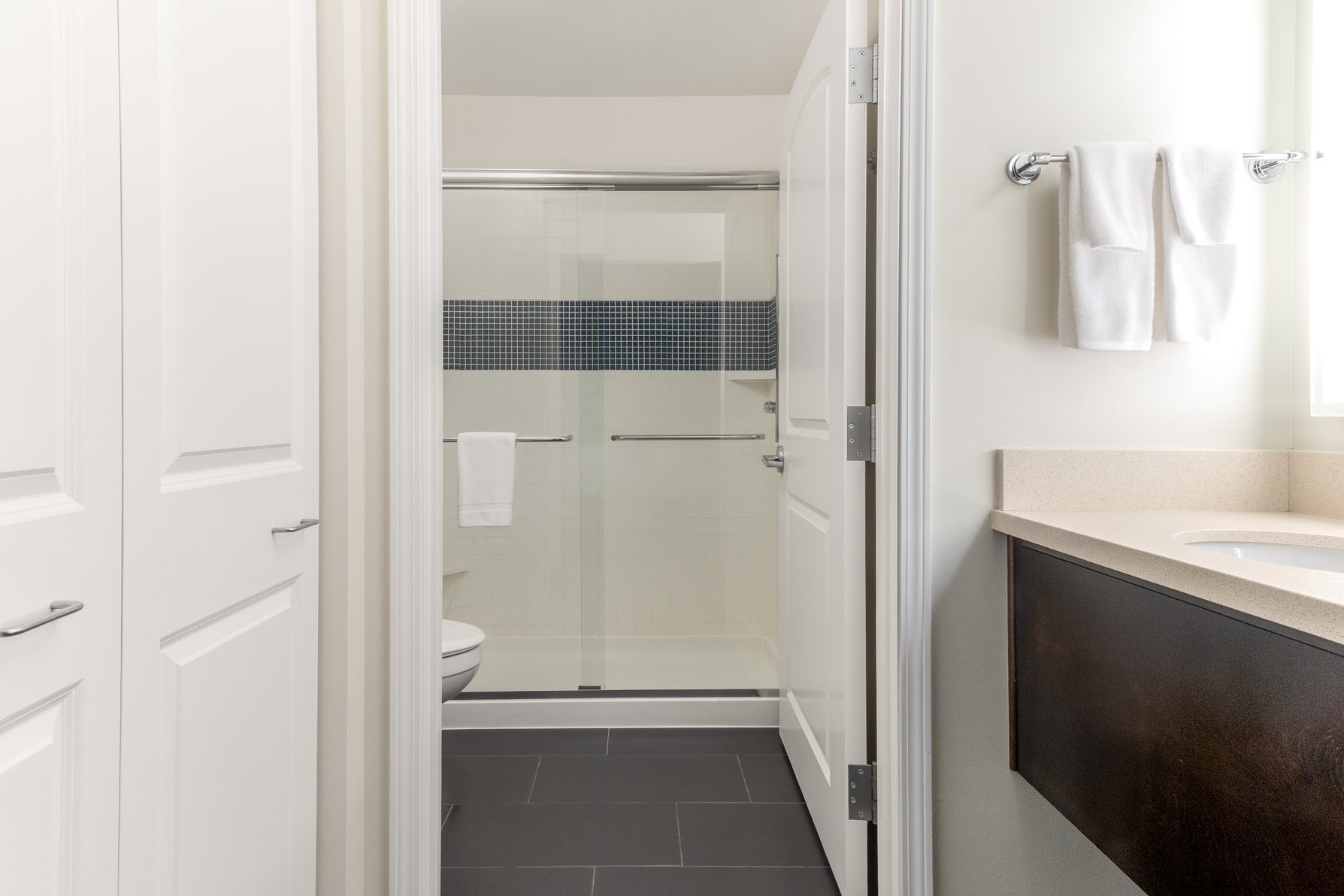 Staybridge Suites DENVER - CENTRAL PARK, an IHG hotel Room Type - 1 King One Bedroom Suite Comm Accessible