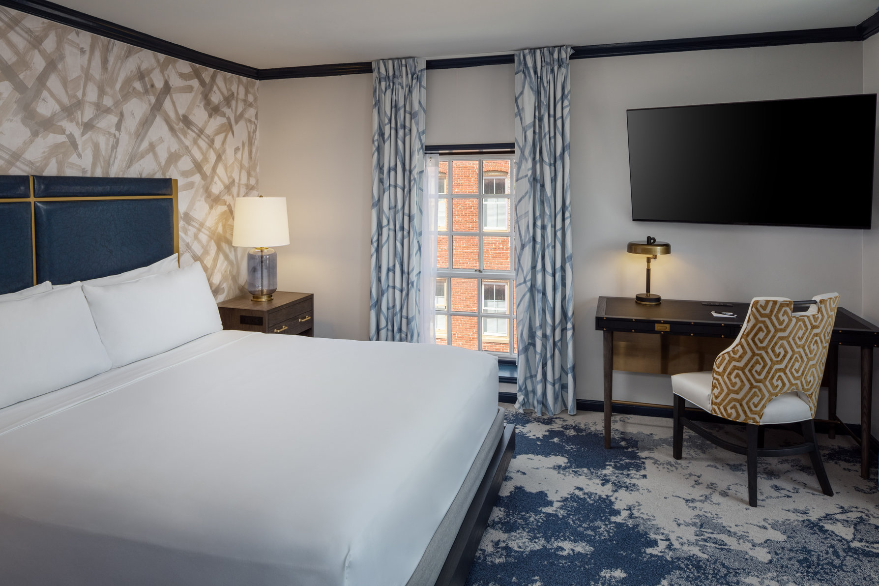 The William Fell Baltimore, Tapestry Collection by Hilton Room Type - 1 KNG 1 BDRM STE W/PARLOR