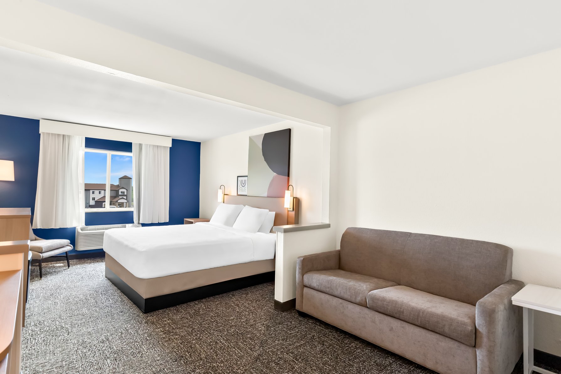 Spark by Hilton Springfield Southwest Room Type - 1 KING STUDIO