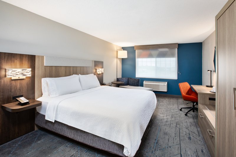 HOLIDAY INN EXPRESS DEFIANCE